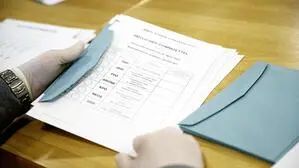 Wahlbeisitzer wirken unter anderem am Ablauf der Wahl mit (Sujetbild)