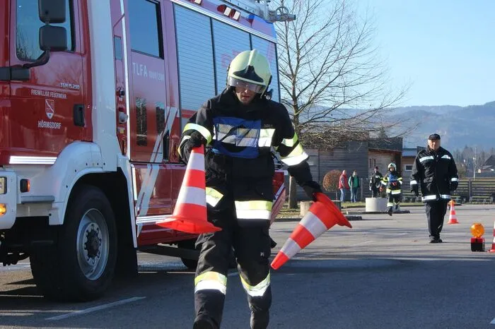 Der Gruppenkommandant hat in den Stufen Silber und Gold außerdem feuerwehrtechnische Fragen zu beantworten.