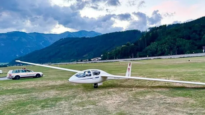 Die Schulung für den Flugzeugschlepp beginnt im Doppelsitzer
