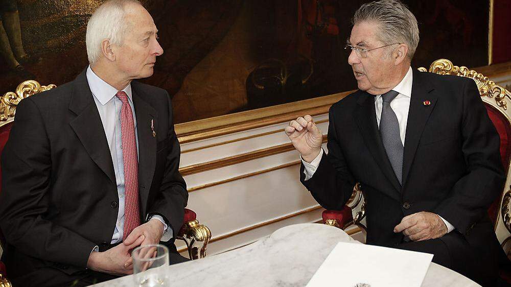 Liechtensteins Fürst Hans-Adam II. 2013 bei Bundespräsident Heinz Fischer in der Hofburg