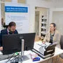 Tetyana Shmygina beim Servicepoint von ÖIF und AMS