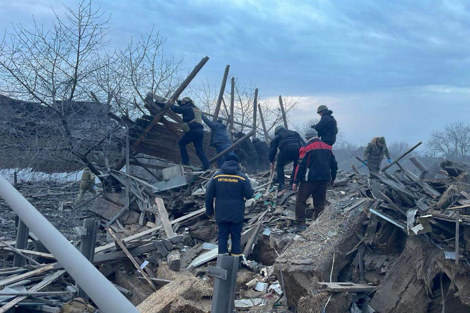 Ukraine  Elf Tote, darunter fünf Kinder, bei russischem Beschuss in Region  Donezk