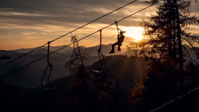 Die Skisaison auf der Aflenzer Bürgeralm steht vor der Tür, damit ist auch wieder die Aflenzer Bergrettung rund um Einsatzleiter Martin Happenhofer gefordert, um im Notfall möglichst schnell helfen zu können.