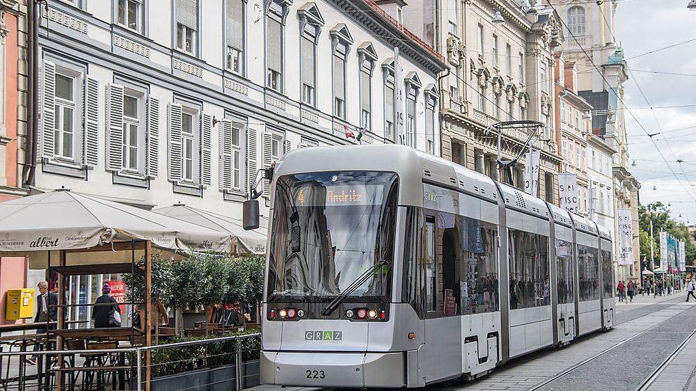 Graz muss neue Straßenbahnen bestellen. Die derzeit jüngsten, die Variobahnen von Stadler, sind seit 2010 im Einsatz und teils umstritten