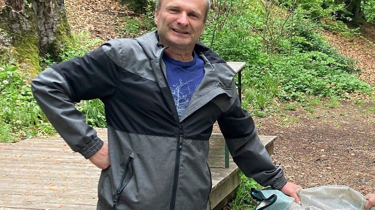 Christian Salmhofer mit Soundanlage am Fahrrad in der Waldarena