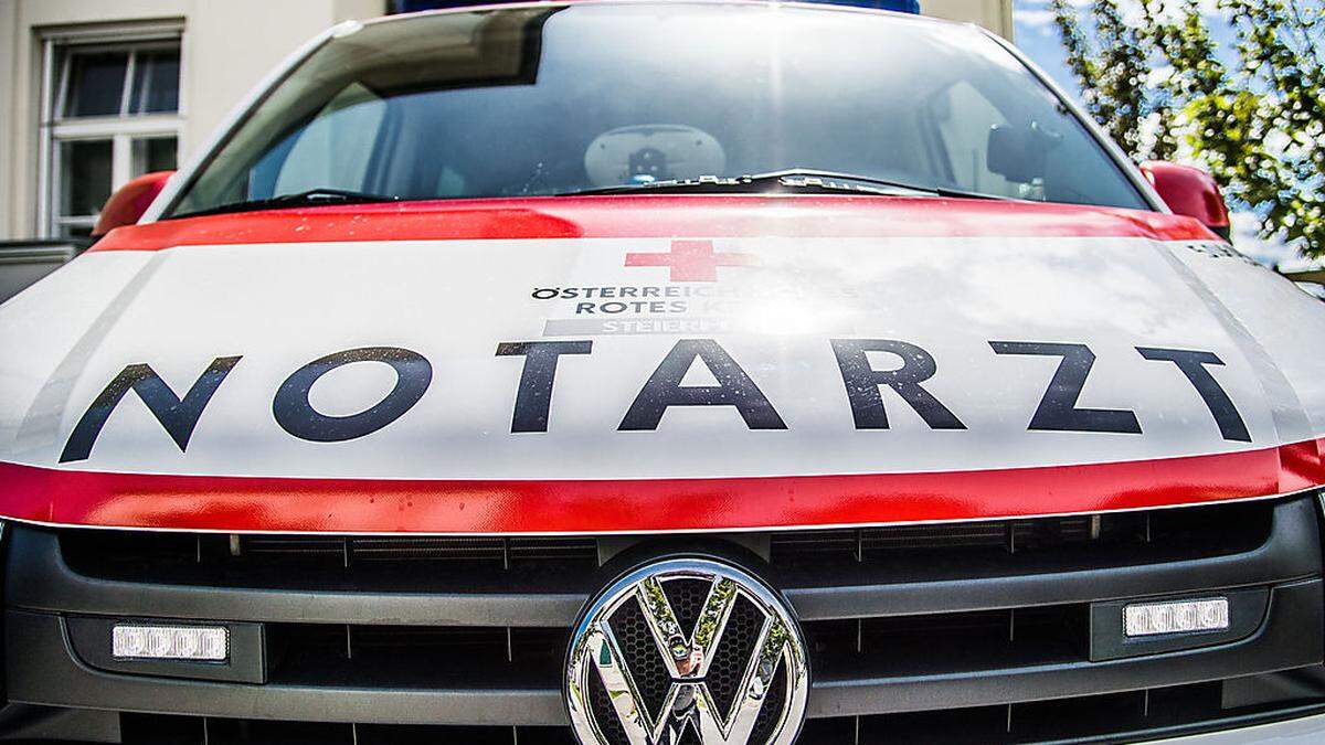 Die Rettung brachte die Frau ins LKH Graz