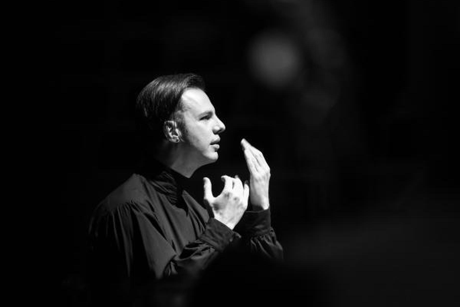 Salzburger Festspiele: Teodor Currentzis: Zartbitter und mit Knalleffekten