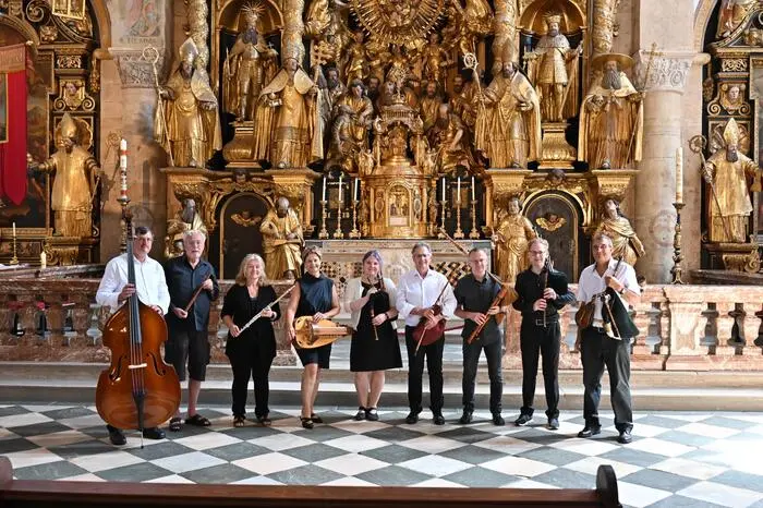 Ensemble „Pilgerklang“ umrahmte die hl. Messe. v.l. Andreas Schitzer, Ingomar Mattitsch, Jutta Schnitzer, Gabriele Raup, Hannah Taupe, Harald Raup, Karl Ozwirk, Philipp Frank, Karl Schnitzer.