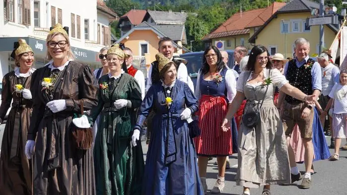 Die Spittaler Goldhaubenfrauen waren ein echter Blickfang.