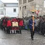 Ein langer Trauerzug begleitete den Sarg von Mathias Schrempf durch den Ort