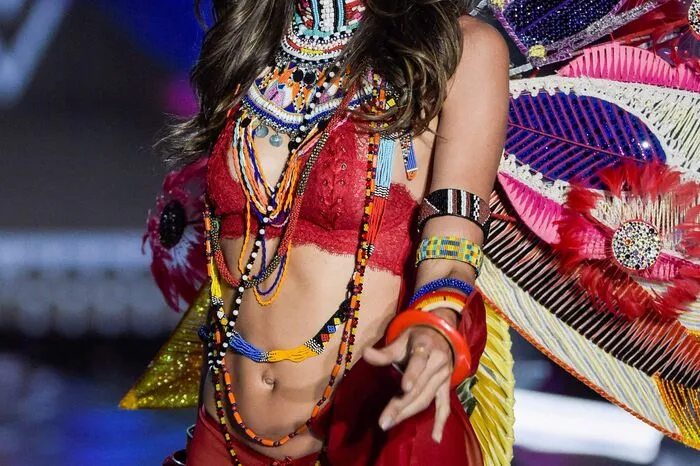 ... und Alessandra Ambrosio. Für die 36-Jährige - seit 2001 (!) dabei - war es jedoch der allerletzte Auftritt.