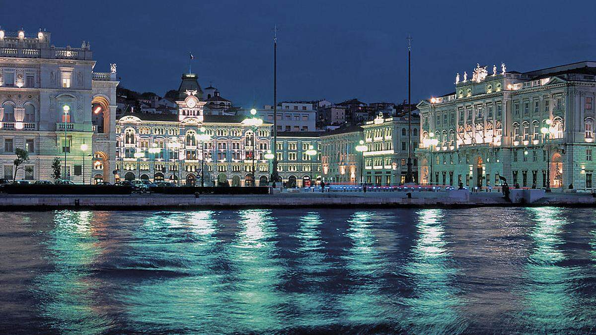 Am Hafen von Triest