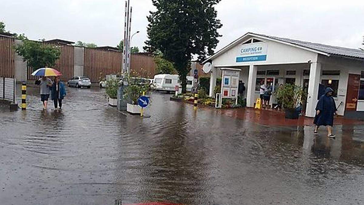 Der Campingplatz in Klagenfurt wurde überschwemmt