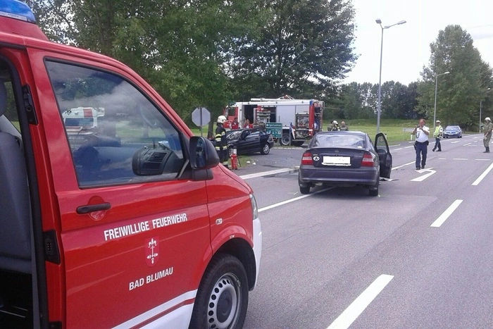 Die Feuerwehr Bad Blumau räumte die Unfallstelle.