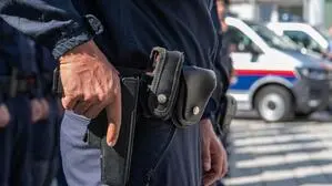 Glock-Dienstwaffe der Polizei im Holster