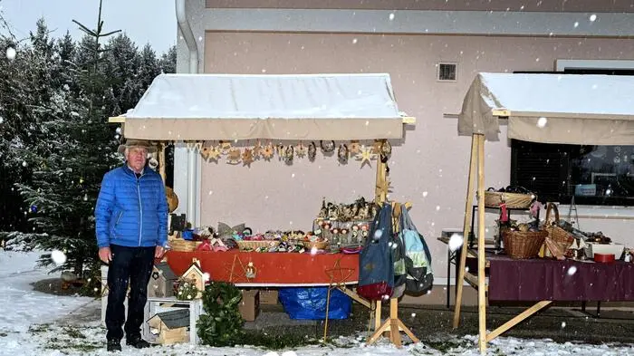 Vom Haus der Frauen bis zum Gasthaus Riegerbauer reihten sich die Stände und boten neben kunsthandwerklichen Produkten auch Punsch, Glühwein, Glühmost sowie regionale Spezialitäten an. Da durften für die Jüngsten auch der Nikolaus und für die größeren Kinder die furchteinflößenden Krampusse nicht fehlen. 