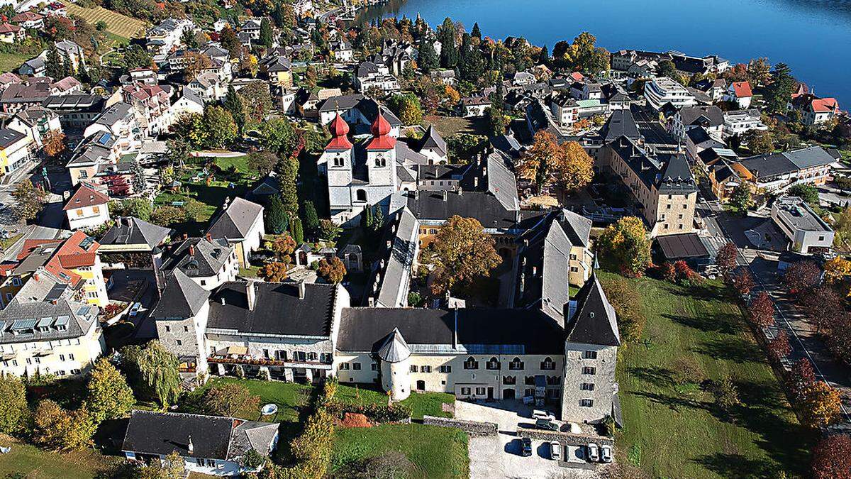 Es gibt Pläne, auf dem Parkplatz vor dem Stift Millstatt eine Tiefgarage zu errichten