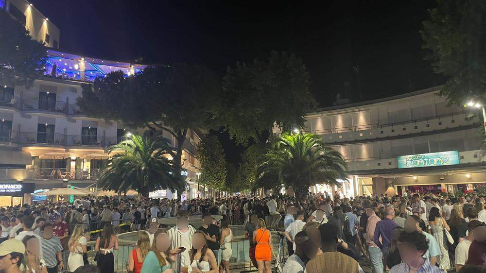 Piazza della Fontana ist einer der Party-Hotspots