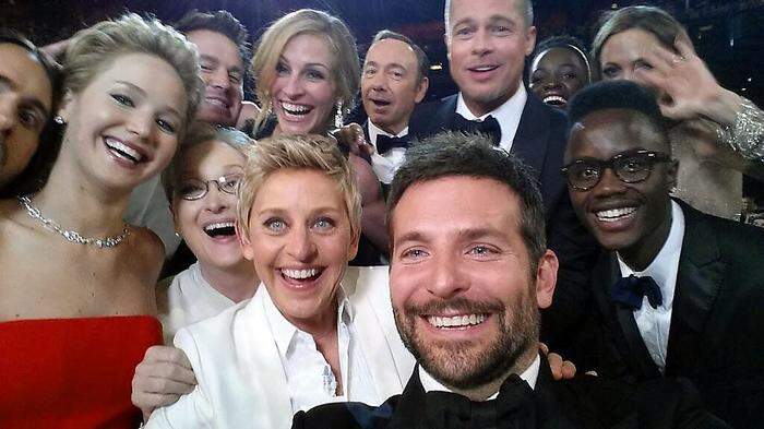 Das berühmteste Selfie der Welt: Bradley Cooper und halb Hollywood bei der Oscarverleihung 2014