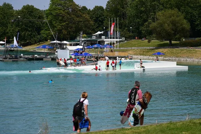 Am Samstag geht vor den Toren Mailands das Wakeparadise an den Start, in dem für angehende Surfer wunschgemäß eine zehn Meter breite und bis zu 1,6 Meter hohe Welle erzeugt wird.