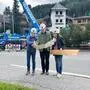 Jakob Forstnig mit Ehefrau Birgit (links) und Mutter Elisabeth Moser vor der Trattlerhof-Baustelle | Jakob Forstnig mit Ehefrau Birgit (links) und Mutter Elisabeth Moser vor der Trattlerhof-Baustelle