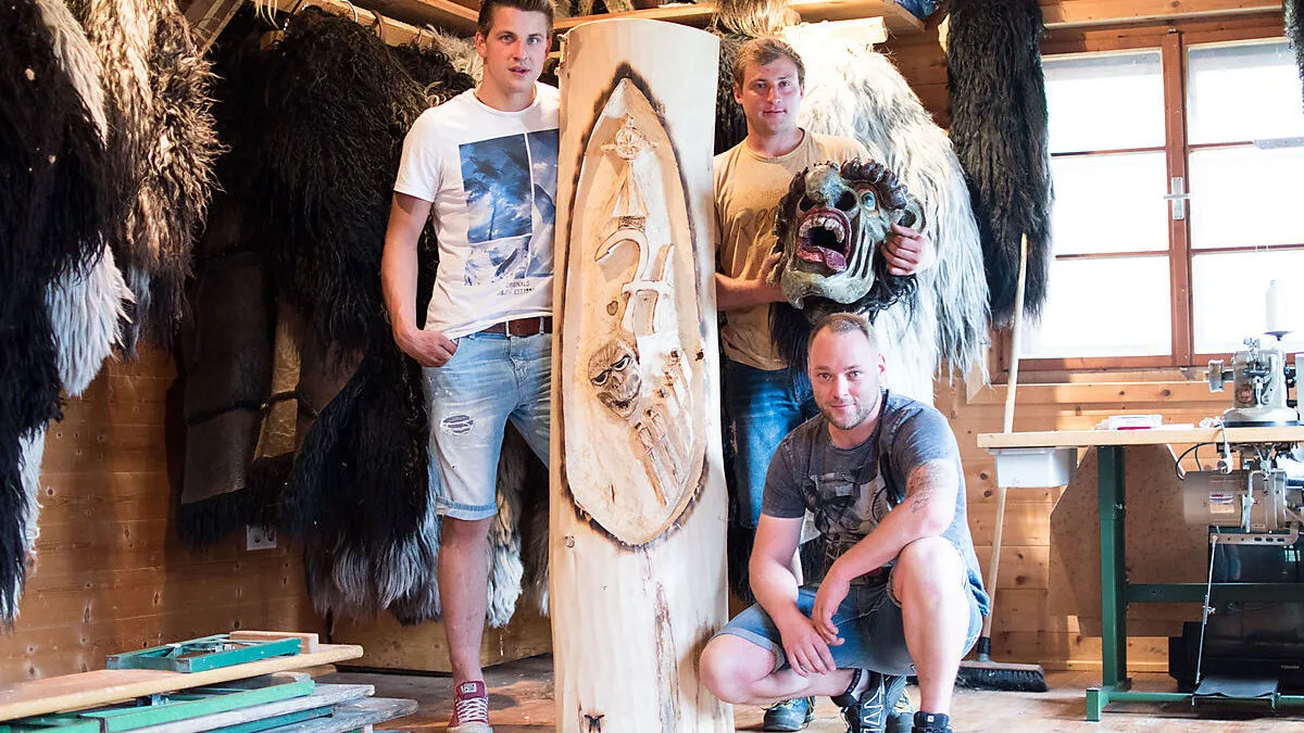 Was „Heimürrach" bedeutet und vieles mehr erfährt man im Film. Obmann Patrick Mietschnig, Stellvertreter Florian Mair und Schriftführer Andreas Gander freuen sich darauf