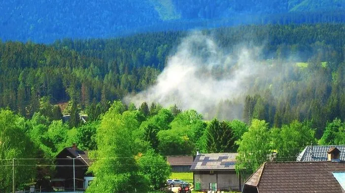 Erst durch massive Staubentwicklung hielten Anrainer der Deponie in Bad Mitterndorf Nachschau - und fanden auch Asbest-Abfälle vor