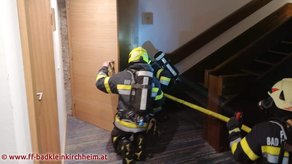 Brand in einem Hotel, Gäste evakuiert
