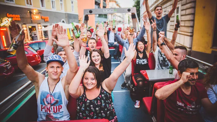 Am Samstag wurde groß gefeiert - und zwar im Cabriobus der Holding Graz. Das Kleine Zeitung-Studentenmagzion "Futter" und das Univiertel-Lokal Merano luden in den Partybus.