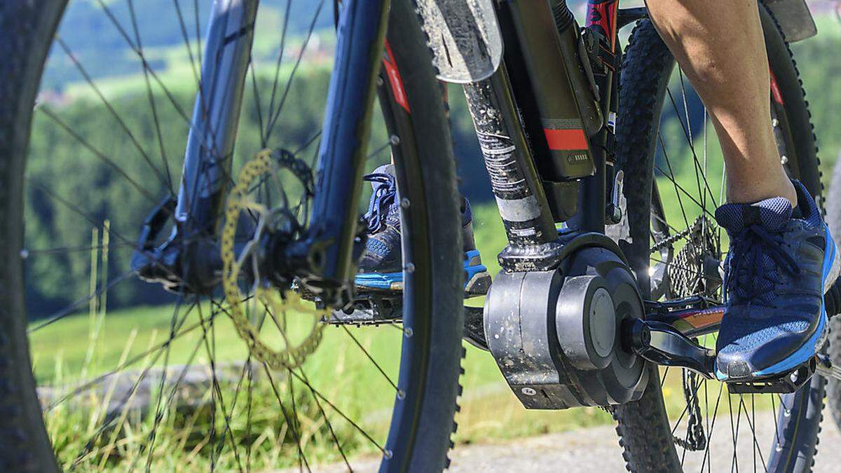 Der Radfahrer kam aus eigenem Verschulden zu Sturz (Sujetbild)