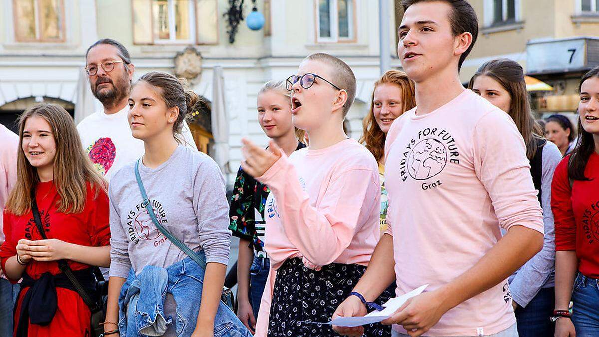 Vor dem Rathaus wurde demonstriert