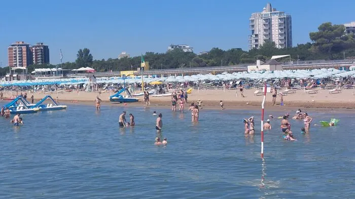Mit dem Beginn der Sommerferien ist das Meer an der Oberen Adria auch für für Familien mit Schülern in Kärnten und Steiermark wieder topaktuell. Viele Österreicher sind schon in Lignano angekommen, wie ein Lokalaugenschein Mitte dieser Woche zeigte.