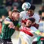 RIED,AUSTRIA,27.SEP.25 - SOCCER - ADMIRAL Bundesliga, SV Ried vs Grazer AK 1902. Image shows Donovan Pines (GAK), Nikki Havenaar (Ried) and Daniel Maderner (GAK).
Photo: GEPA pictures/ Mathias Mandl