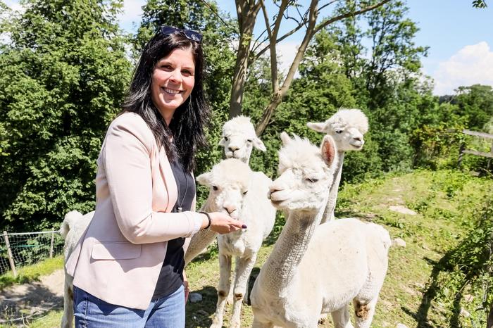 Yasmine Kraigher vom Alpakateam