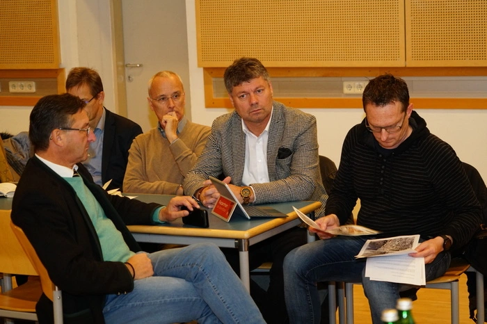Bürgermeister Wolfgang Klinar, Berthold Uggowitzer, Abteilungsleiter Bauen, Wohnen, Betriebe in der Stadtgemeinde Spittal, sowie die Bürgermeister Gerhard Pirih und Michael Maier.