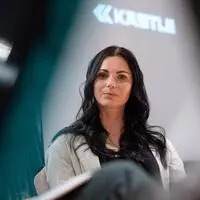 Anna Veith bei der Präsentation ihres neuen Ski-Partners in ihrem Hotel in Schladming-Rohrmoos 