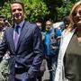 Der neue griechische Premier Kyriakos Mitsotakis mit Gattin Mareva auf dem Weg zur Angelobung