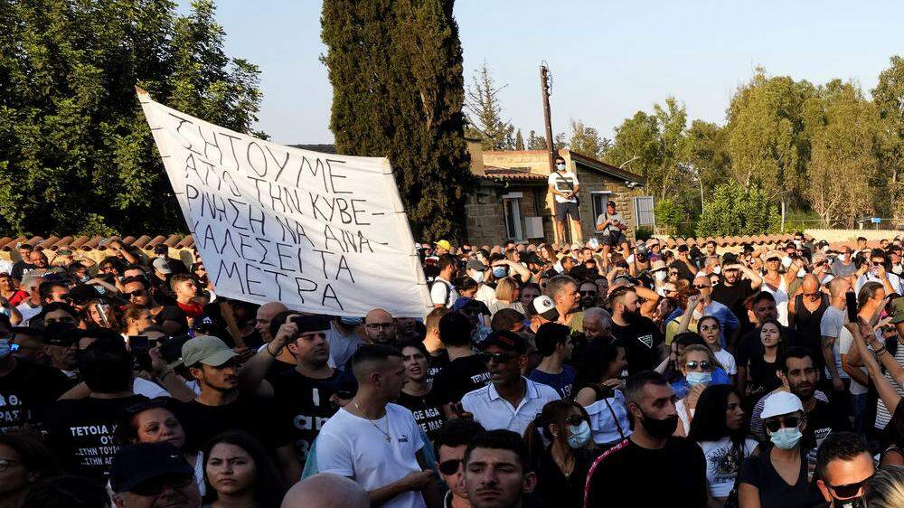 Auch in Griechenland formiert sich der Protest gegen die Corona-Maßnahmen 