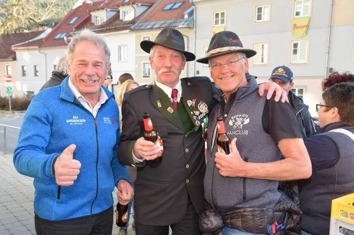 Der MGV Murau wirkte außerdem mit einem Liedbeitrag mit. Mit dabei waren auch Schülerinnen und Schüler der Skimittelschule Murau sowie der Fanclub Martin Fritz.