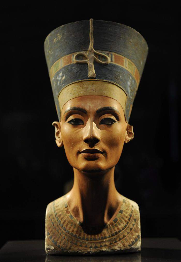Die ägyptische Pharaonen-Büste der Nofretete