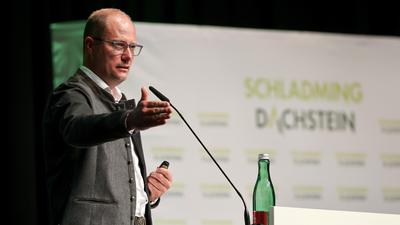 Mathias Schattleitner, Geschäftsführer des Tourismusverbands Schladming-Dachstein bei der Vollversammlung des Verbands (Symbolfoto)