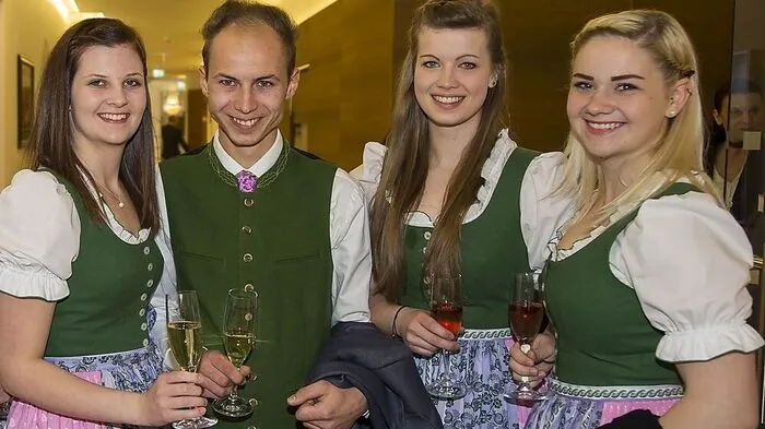 Ausgezeichnete Lehrlinge: Kerstin Leitner, Patrick Bresnigg, Anna Kohlhofer und Stefanie Bauernhofer
