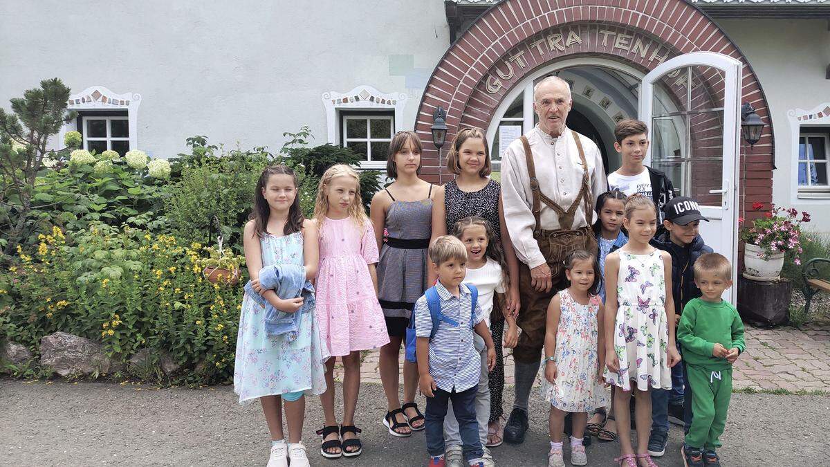Georg Stör hat seinen Trattenhof für die ukrainischen Flüchtlinge geöffnet. Derzeit wohnen 37 Ukrainerinnen und Ukrainer unter einem Dach.