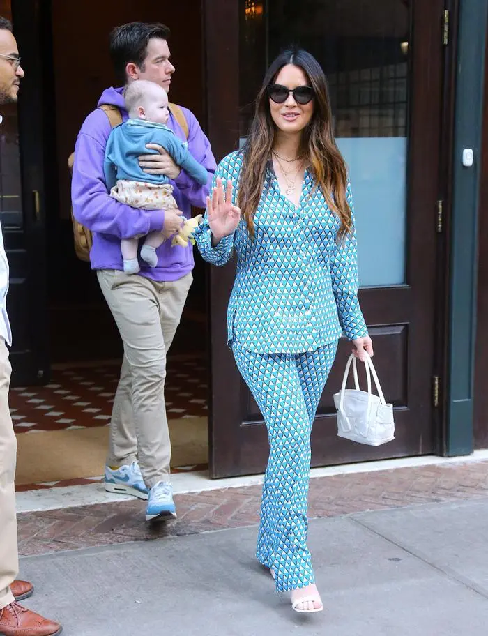 Olivia Munn And Family Out - NYC Please hide the child s face prior to the publication - Actress Olivia Munn with her boyfriend john Mulaney and their new baby boy Malcolm leaving their hotel in Tribeca, New York City, NY, USA on June 25, 2022. Photo by Dylan Travis/ABACAPRESS.COM New York City NY United States PUBLICATIONxNOTxINxFRAxESPxUKxUSAxBELxPOL Copyright: xDylanxTravis/ABACAx 815380_001 DylanxTravis/ABACAx 815380_001