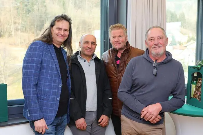 Wurden vor den Vorhang geholt: Bauleiter Michael Pesenhofer, Polier Georg Rezab, Vorarbeiter Heinrich Gandler und Arbeiter Tuncay Sezgin.