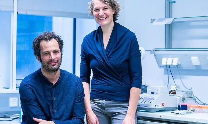 CORONAVIRUS: DEMONSTRATION DES NEUEN COVID-19-TESTVERFAHRENS ´LAMP´