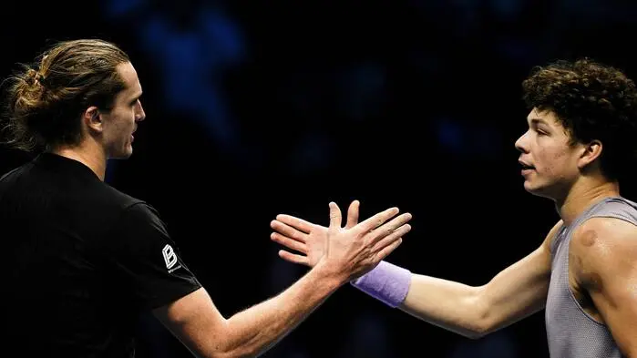 Alexander Zverev (links) oder Ben Shelton – wer holt sich heute die US-Open-Trophäe?