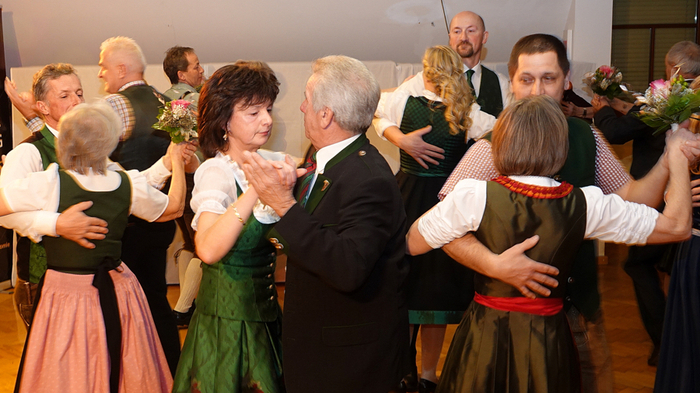 Hochstimmung herrschte nicht nur auf dem Tanzparkett, sondern auch an der Bar und in der Disco beim 14. Gemeindeball in Mitterdorf an der Raab.