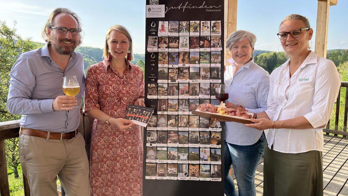 Roman Schmidt von Lava Bräu, Landtagsabgeordnete Julia Majcan, Gabriele Grandl von Spirit of Regions und Bettina Habel von Vulcano