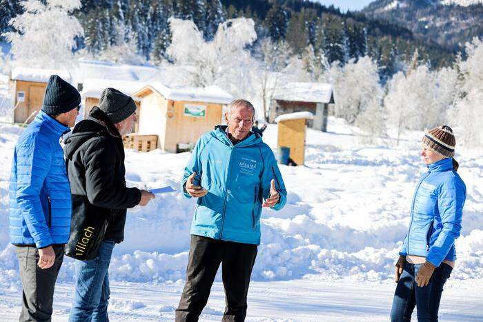 Eismeister Norbert Jank kümmert sich mit seinem Team um das Eis am Weißensee